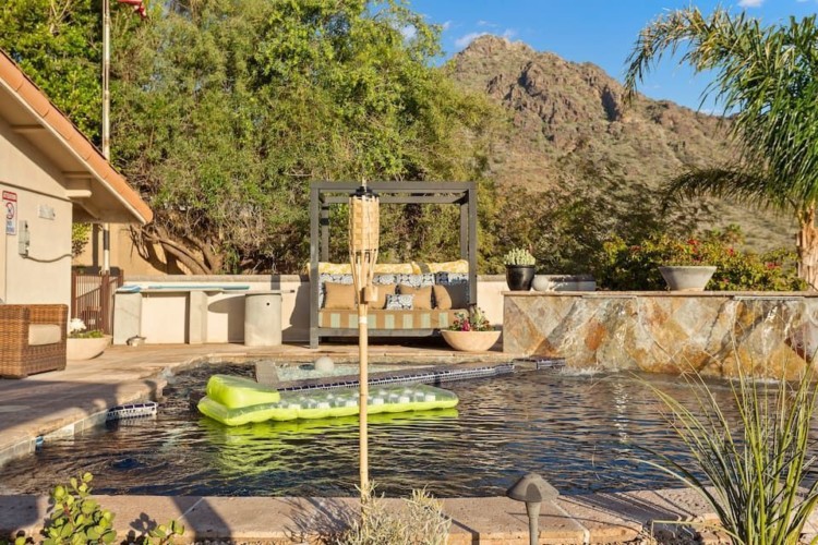 Phoenix vacation rentals with pool